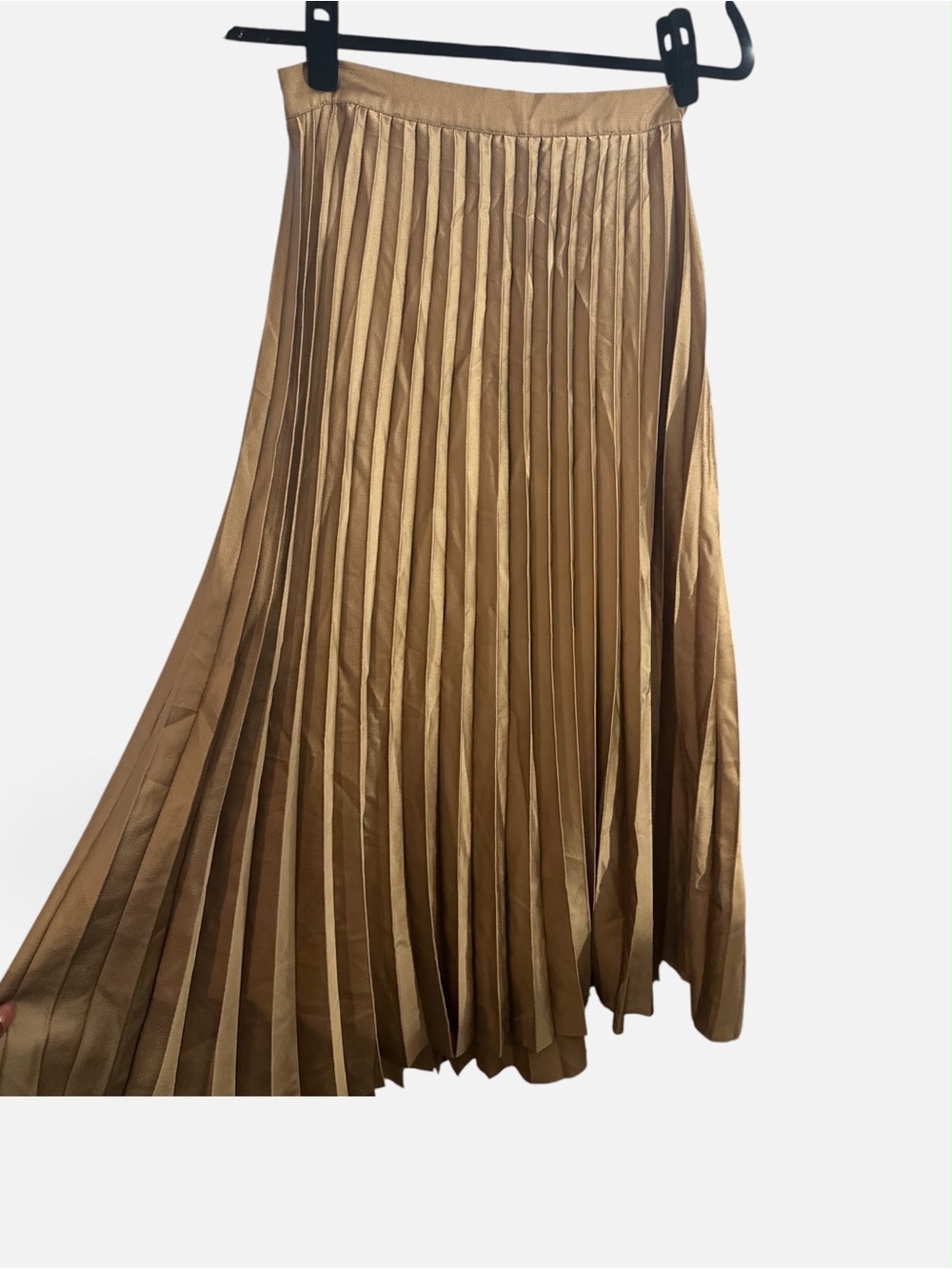 Banana pleated midi skirt